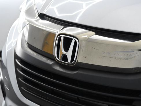 Used 2022 Honda HR-V EX-L image 10
