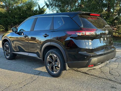 New 2026 Nissan Rogue SV w/ Cold Weather Package image 5