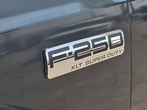 Used 2006 Ford F250 XL AWD/4WD image 31
