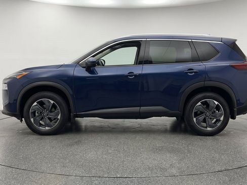 Used 2025 Nissan Rogue SV FWD image 5