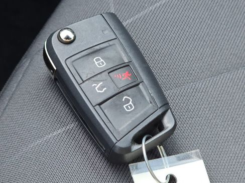 Used 2025 Volkswagen Jetta Sport FWD image 31