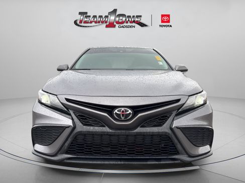 Used 2023 Toyota Camry SE image 2