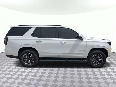 Used 2023 Chevrolet Tahoe Z71 w/ Luxury Package AWD/4WD image 3