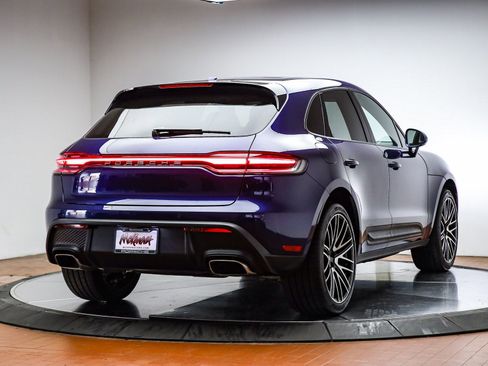Used 2025 Porsche Macan image 6