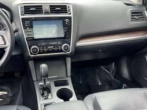 Used 2018 Subaru Outback 2.5i Limited AWD/4WD image 19