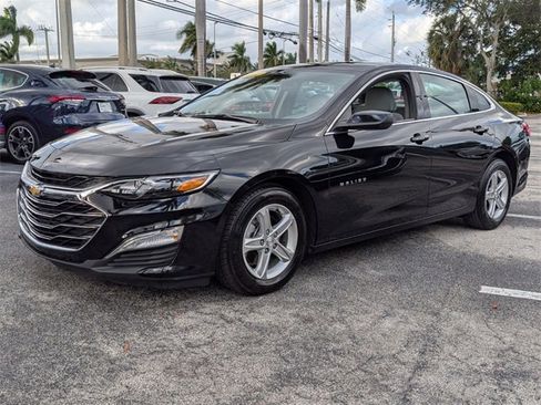 Used 2022 Chevrolet Malibu LS image 3