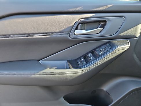 New 2026 Nissan Rogue SV image 10