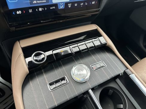 Certified 2026 Lincoln Navigator L Black Label AWD/4WD image 23