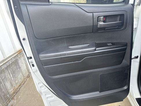 Used 2019 Toyota Tundra SR image 9