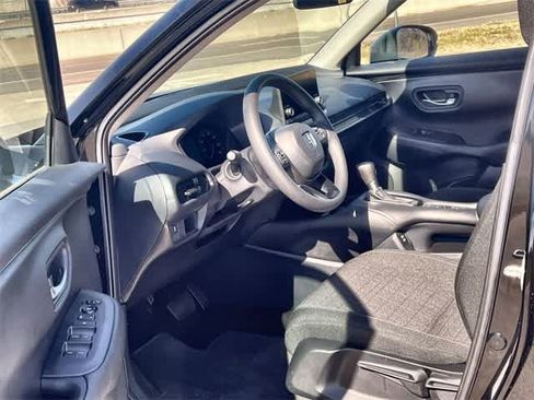 Certified 2025 Honda HR-V LX image 3