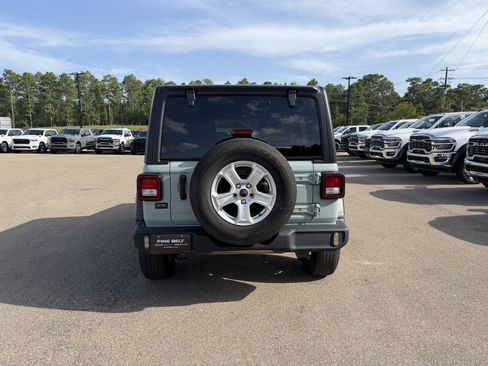 Used 2023 Jeep Wrangler Unlimited Sport AWD/4WD image 5