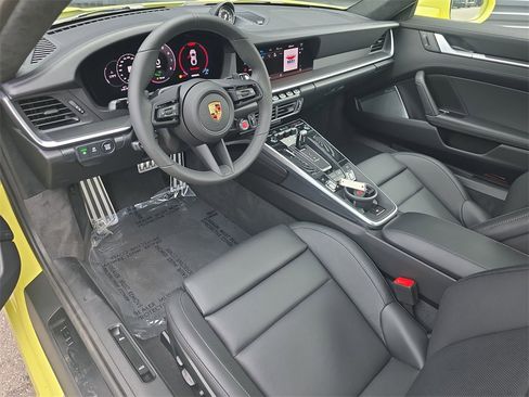 Used 2025 Porsche 911 Carrera GTS image 4