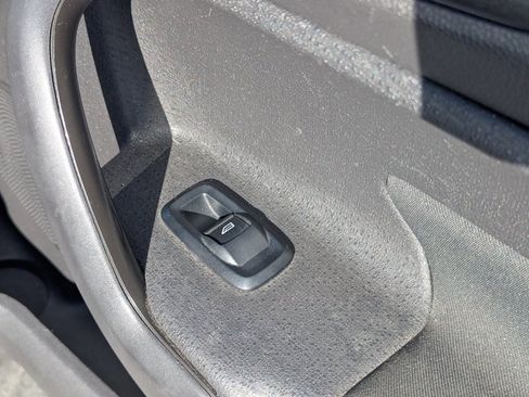 Used 2015 Ford Fiesta SE image 29