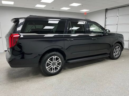 Used 2025 Ford Expedition Max Active AWD/4WD image 11