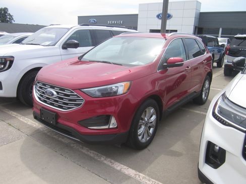 Used 2024 Ford Edge Titanium AWD/4WD image 3