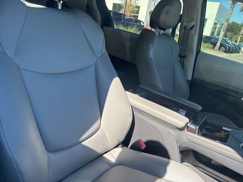 Used 2022 Toyota Sienna XLE image 36