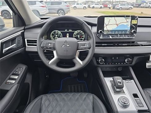 New 2025 Mitsubishi Outlander SEL image 25