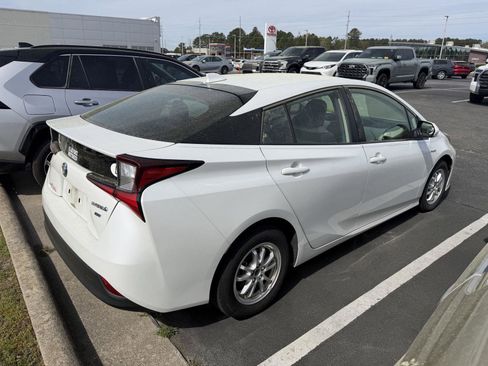 Used 2021 Toyota Prius L Eco image 5