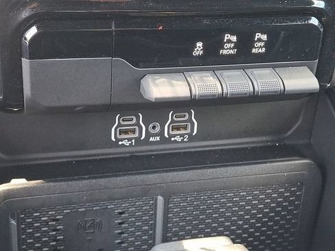 Used 2025 RAM 1500 Big Horn AWD/4WD image 15