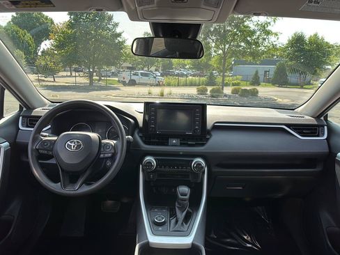 Used 2021 Toyota RAV4 LE AWD/4WD image 21