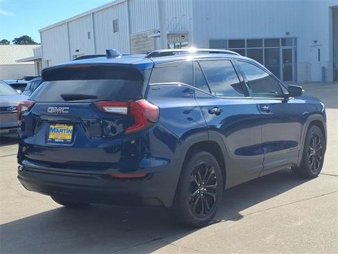 Used 2022 GMC Terrain SLT w/ Tech Package image 5