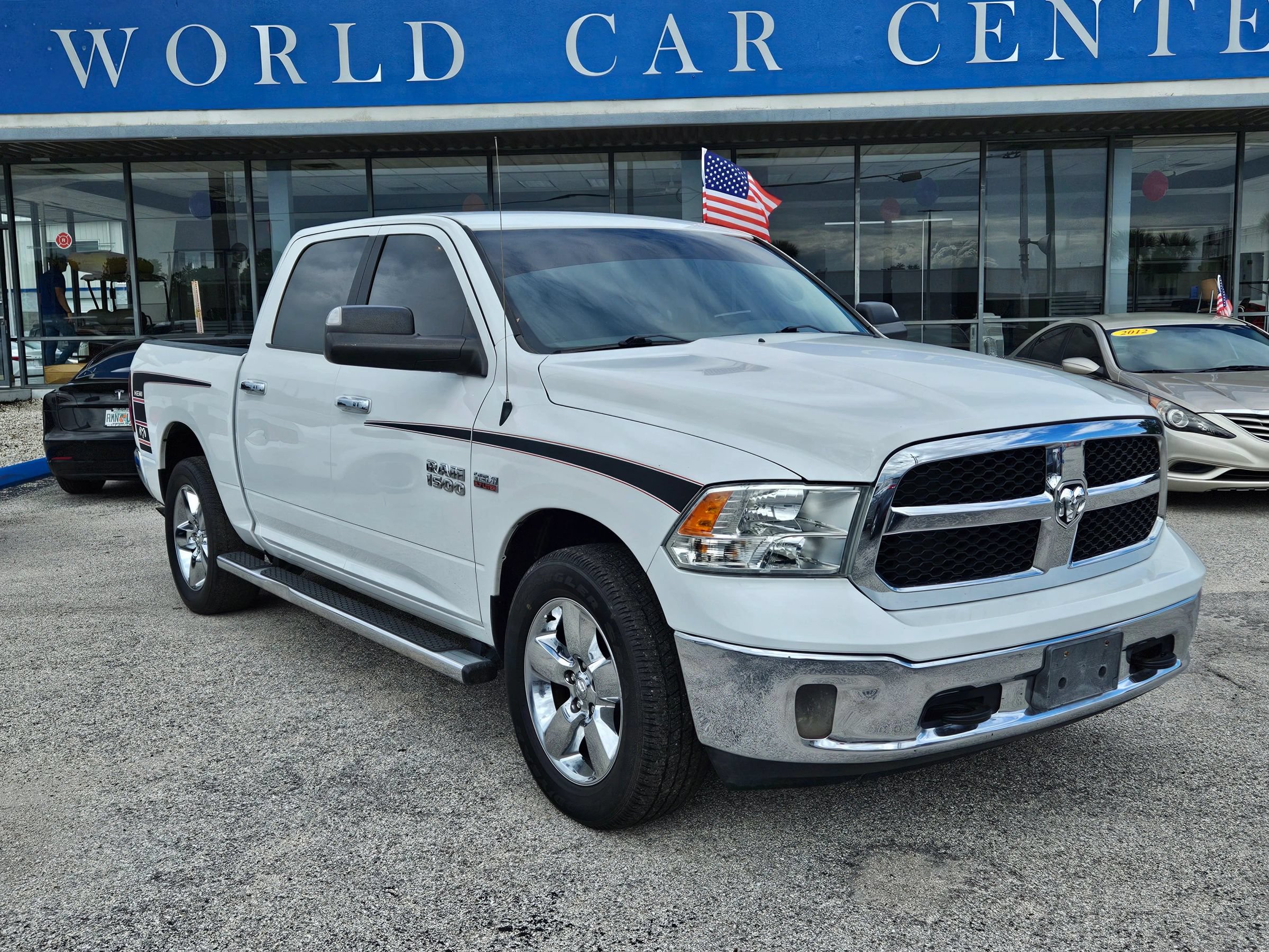 Used 2018 RAM 1500 Classic SLT AWD/4WD image 9