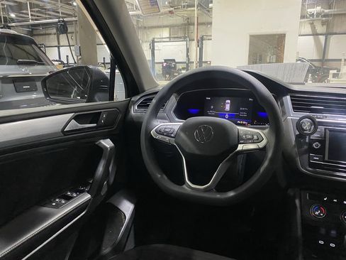 Used 2023 Volkswagen Tiguan S FWD image 3