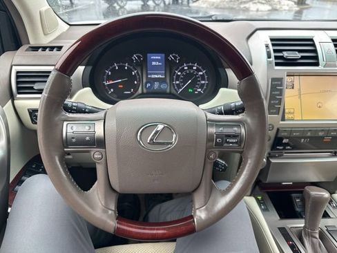 Used 2010 Lexus GX 460 image 17