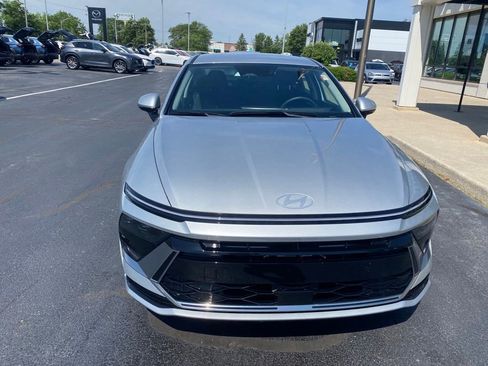 Used 2025 Hyundai Sonata SEL FWD image 3