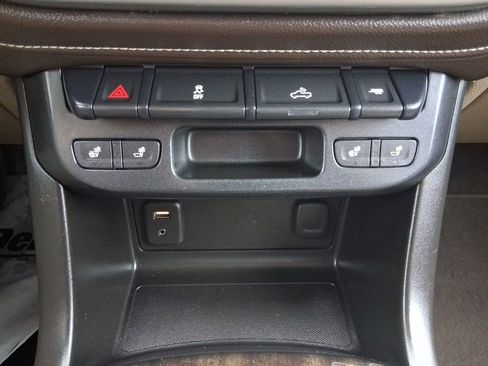 Used 2016 GMC Canyon SLT image 23