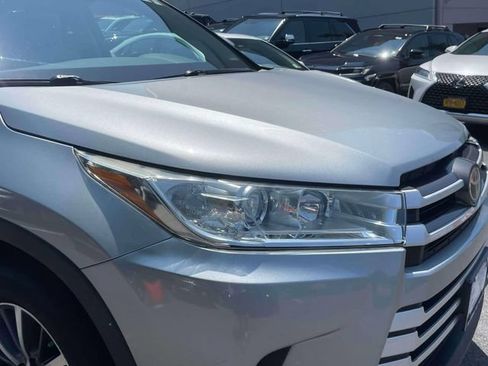 Used 2017 Toyota Highlander XLE AWD/4WD image 9