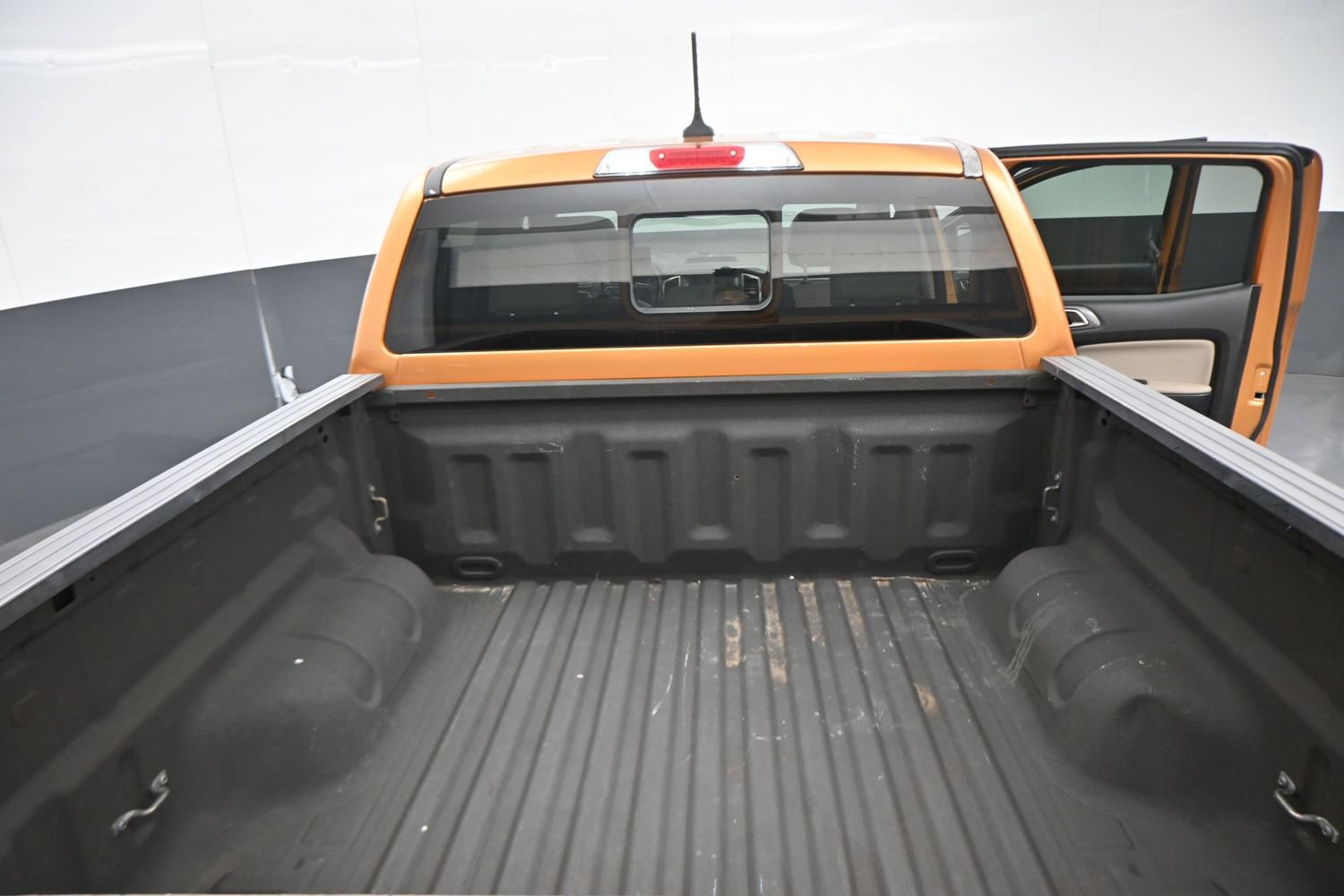 Certified 2019 Ford Ranger Lariat w/ Equipment Group 501A Mid RWD image 3