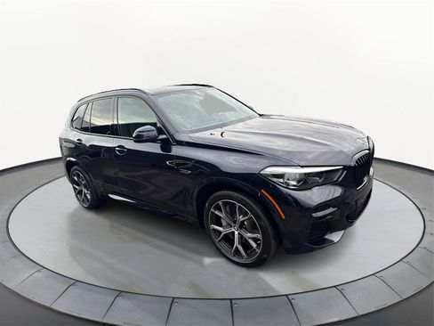 Certified 2022 BMW X5 xDrive45e w/ M Sport Package image 1