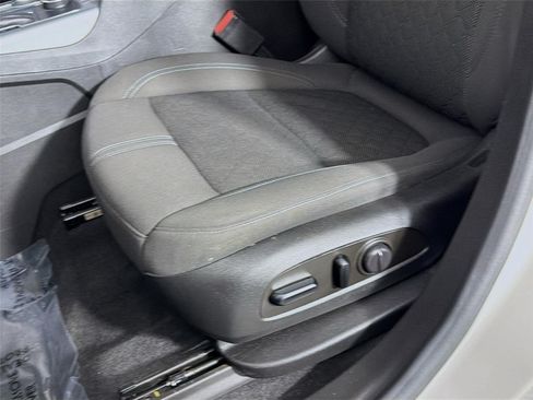 Used 2021 Chevrolet Blazer LT FWD image 21
