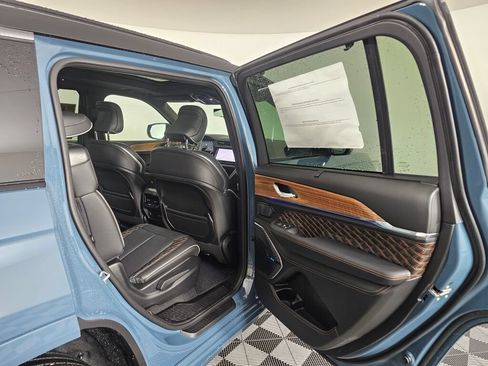 New 2026 Jeep Grand Cherokee L Summit AWD/4WD image 37