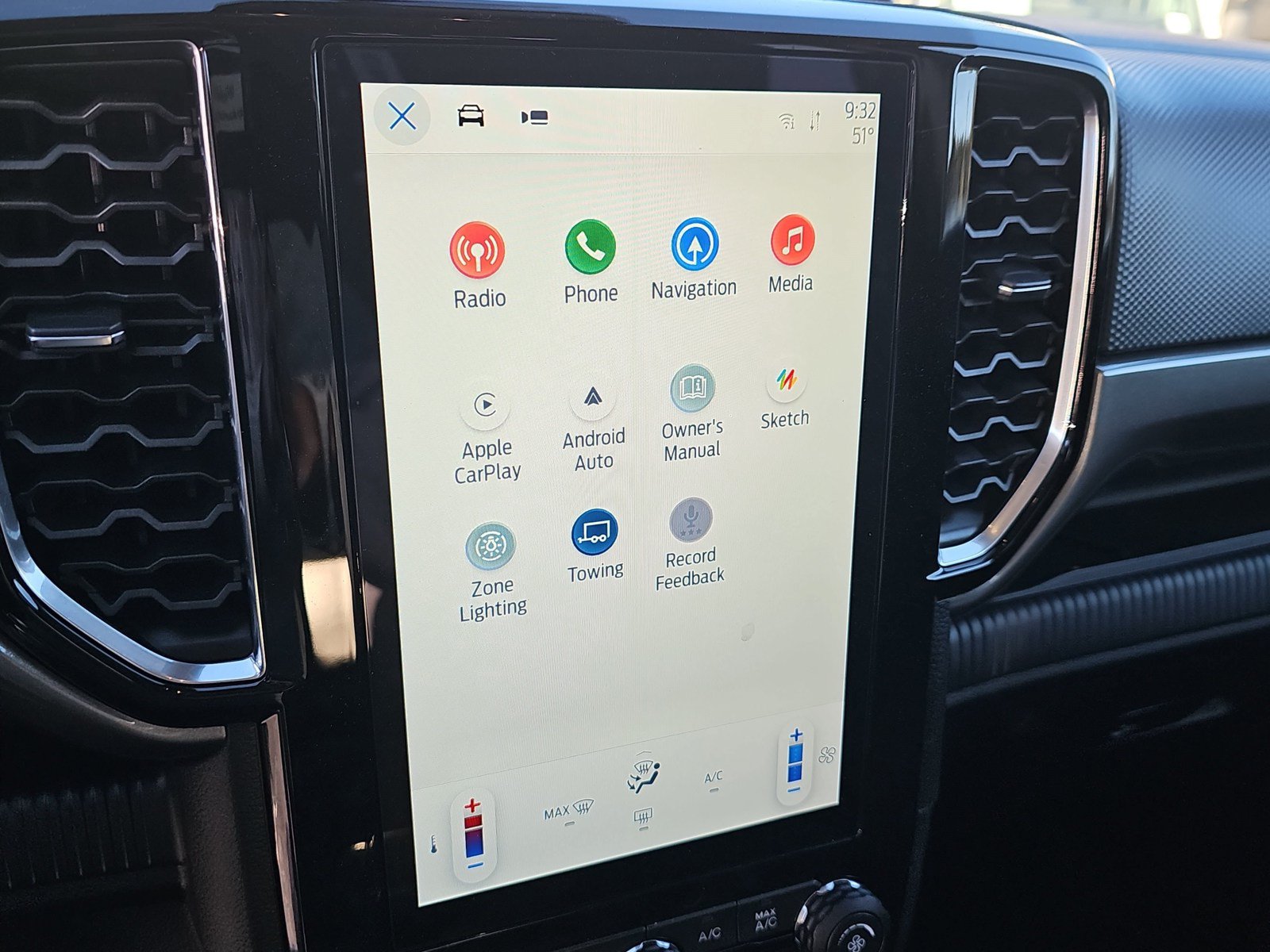 Used 2024 Ford Ranger XLT w/ Trailer Tow Package RWD image 24