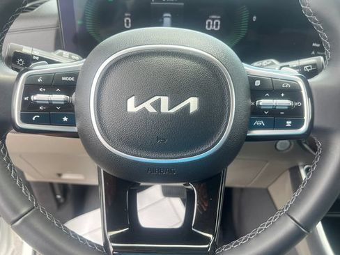 Used 2026 Kia Carnival LXS FWD image 14