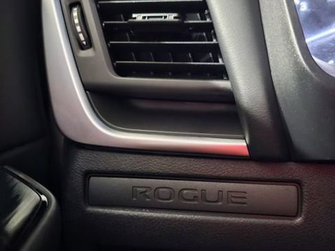 Used 2024 Nissan Rogue S FWD image 37