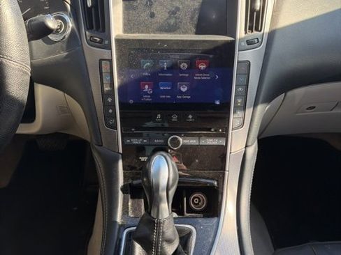 Used 2017 INFINITI Q50 3.0t Premium w/ Cargo Package (L95) image 14