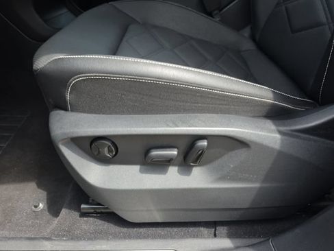 Used 2025 Volkswagen Atlas SE AWD/4WD image 18