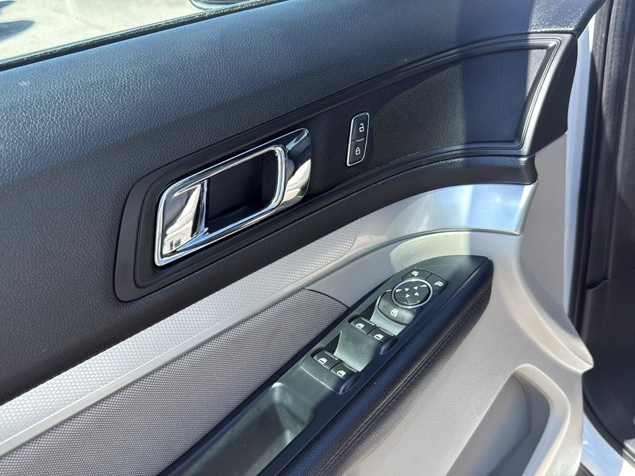 Used 2019 Ford Explorer FWD image 14