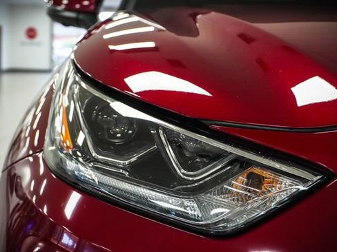 Used 2024 Toyota Highlander Platinum image 30