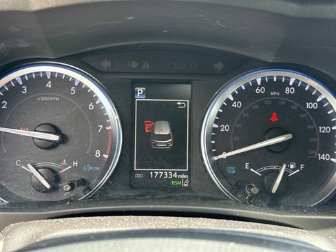 Used 2019 Toyota Highlander XLE AWD/4WD image 20