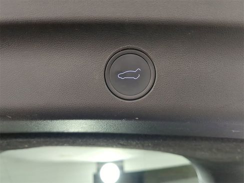 Used 2021 Tesla Model Y Long Range image 15