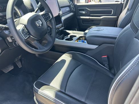 Used 2025 RAM 2500 Laramie AWD/4WD image 9