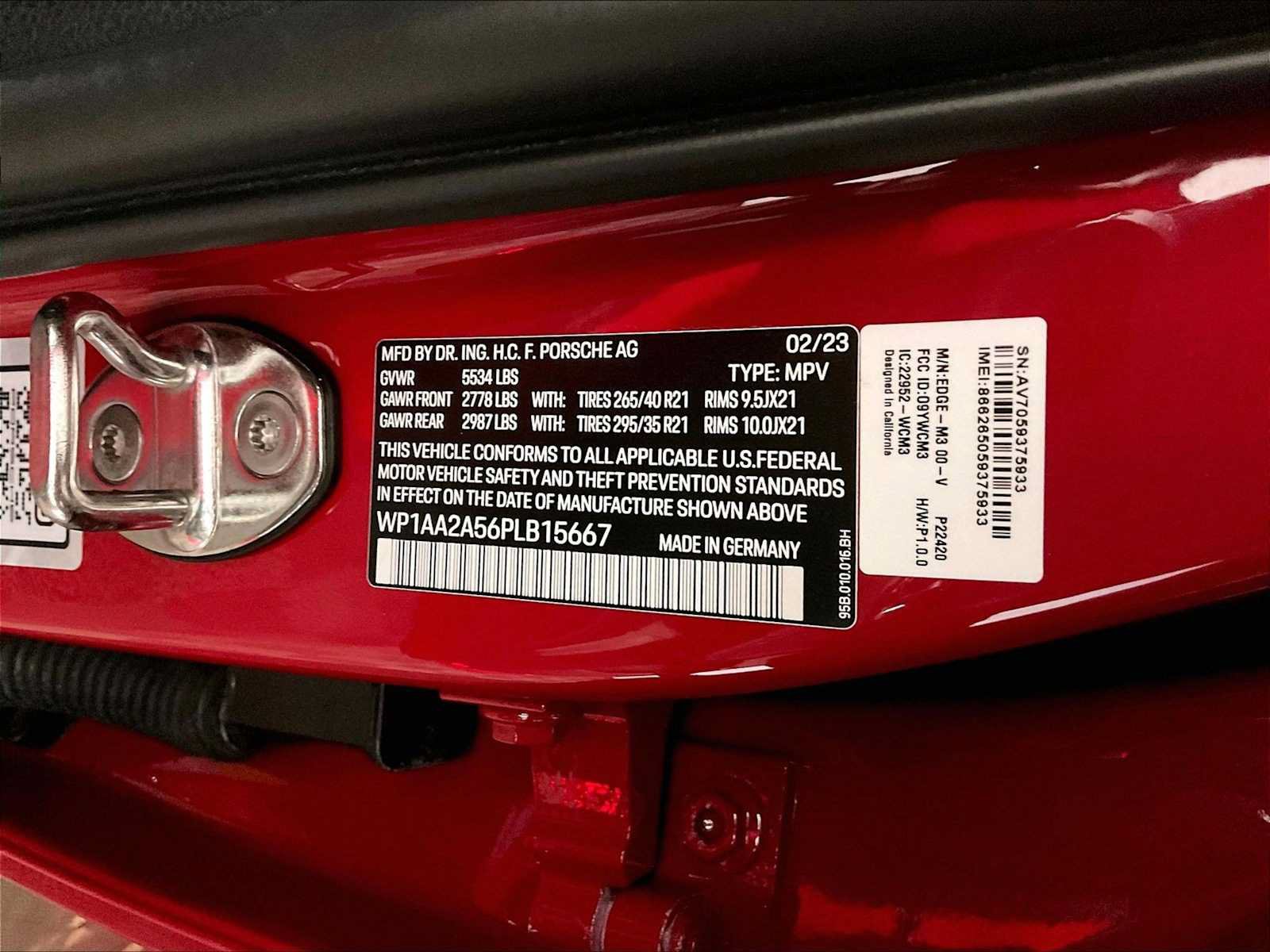 Used 2023 Porsche Macan AWD/4WD image 36