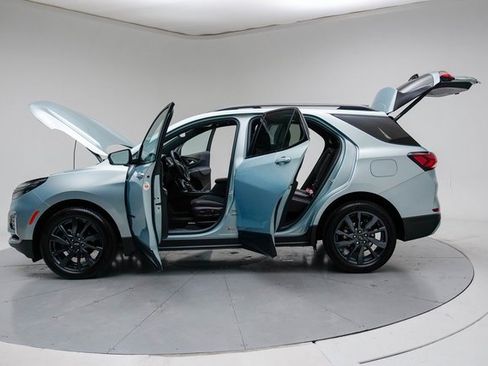 Used 2022 Chevrolet Equinox RS w/ LPO, Floor Liner Package image 18