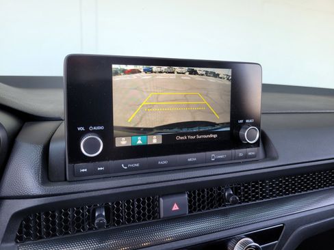 Used 2025 Honda CR-V LX image 17