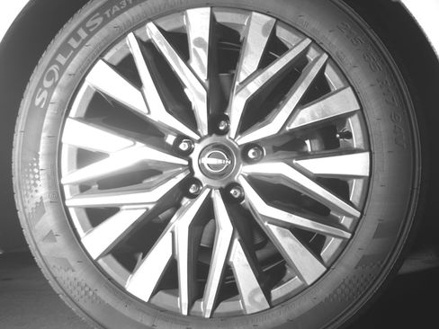 Used 2025 Nissan Altima 2.5 SV FWD image 13