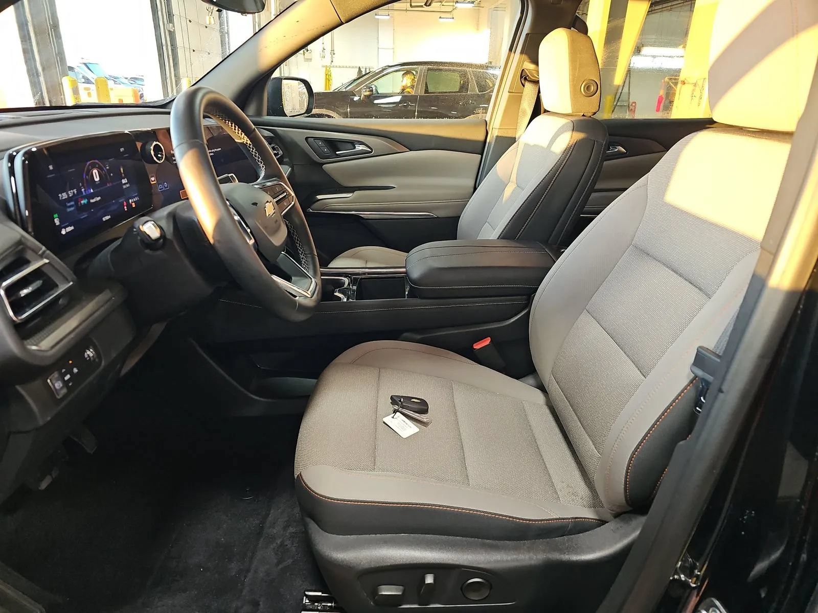 Used 2026 Chevrolet Traverse LT w/ Driver Confidence Package FWD image 13